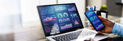 African,Advisor,Using,Kpi,Dashboard,With,Financial,Analytics,Graphs